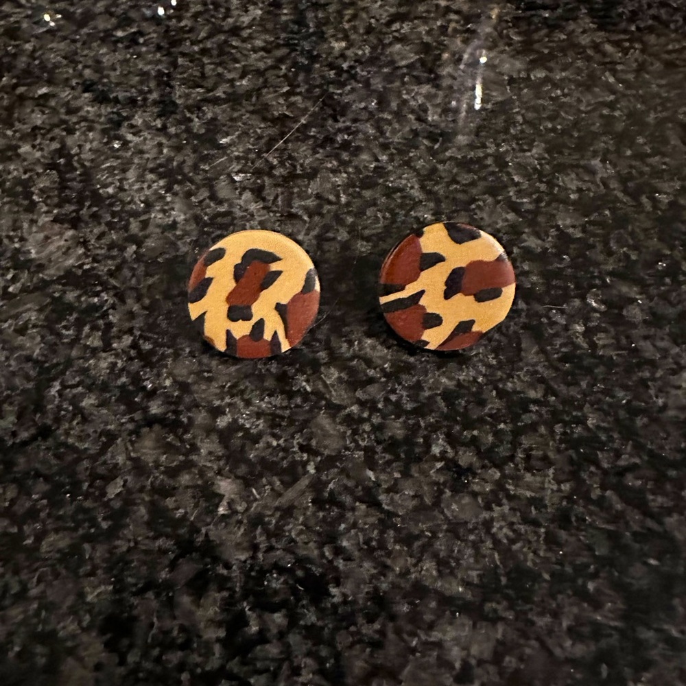 Clay round earrings